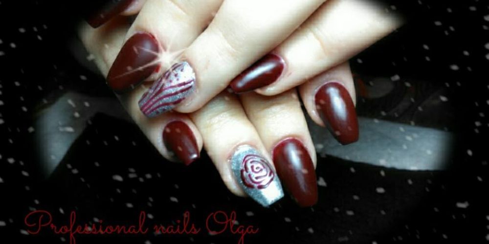 deep red nails!